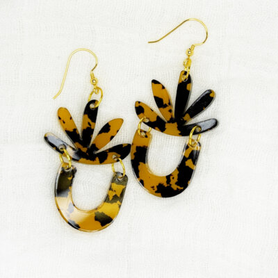 bloom-tortoise-earrings bloom-tortoise-earrings