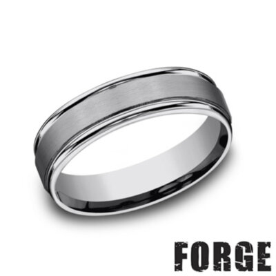 The Washington Ridged Tungsten Men’s Band